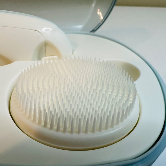 Vanity Planet Body and Facial Cleansing Brush Kit 3 Interchangeable Brushes - Picture 5 of 14